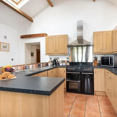 Isaacs Byre Alston